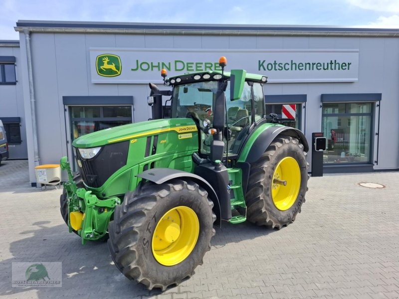 Traktor van het type John Deere 6R 250 - Command PRO, Neumaschine in Münchberg