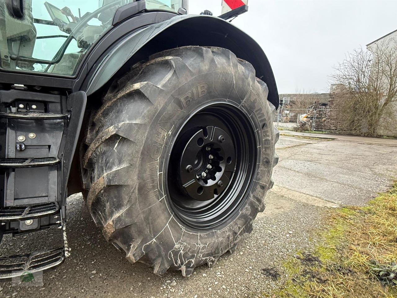 Traktor of the type John Deere 6R 250 Sonderlackierung-schwarz, Gebrauchtmaschine in Hofheim (Picture 8)