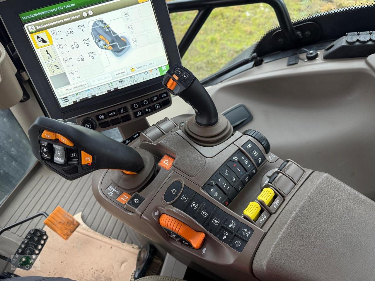 Traktor of the type John Deere 6R 250 Sonderlackierung-schwarz, Gebrauchtmaschine in Hofheim (Picture 12)