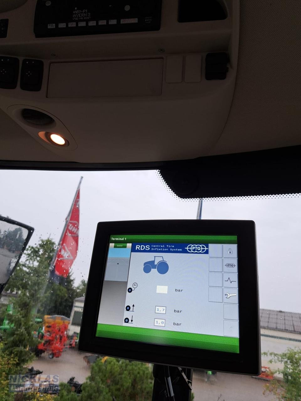 Traktor typu John Deere 6R 250 Ultimate Reifendruckregelanlage, Gebrauchtmaschine v Schirradorf (Obrázek 8)