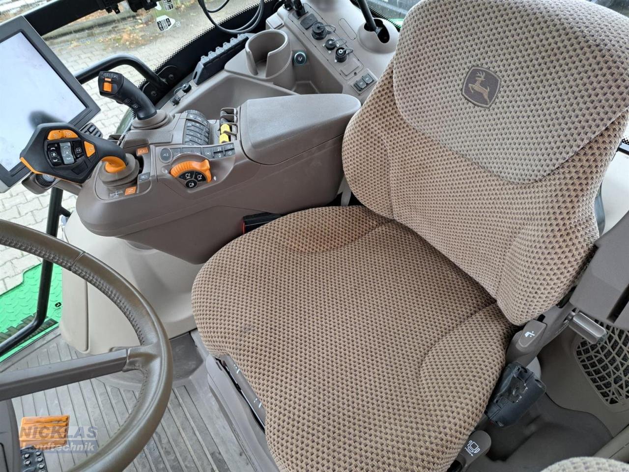 Traktor typu John Deere 6R 250 Ultimate Reifendruckregelanlage, Gebrauchtmaschine v Schirradorf (Obrázek 11)