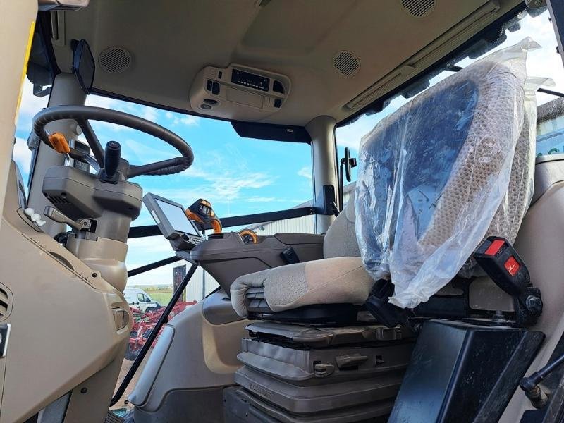 Traktor of the type John Deere 6R 250, Gebrauchtmaschine in SAINT-GERMAIN DU PUY (Picture 9)