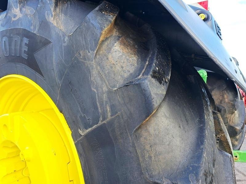 Traktor of the type John Deere 6R 250, Gebrauchtmaschine in SAINT-GERMAIN DU PUY (Picture 8)