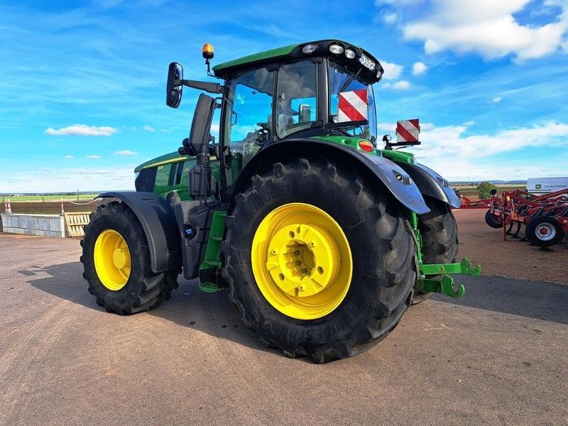 Traktor of the type John Deere 6R 250, Gebrauchtmaschine in SAINT-GERMAIN DU PUY (Picture 3)