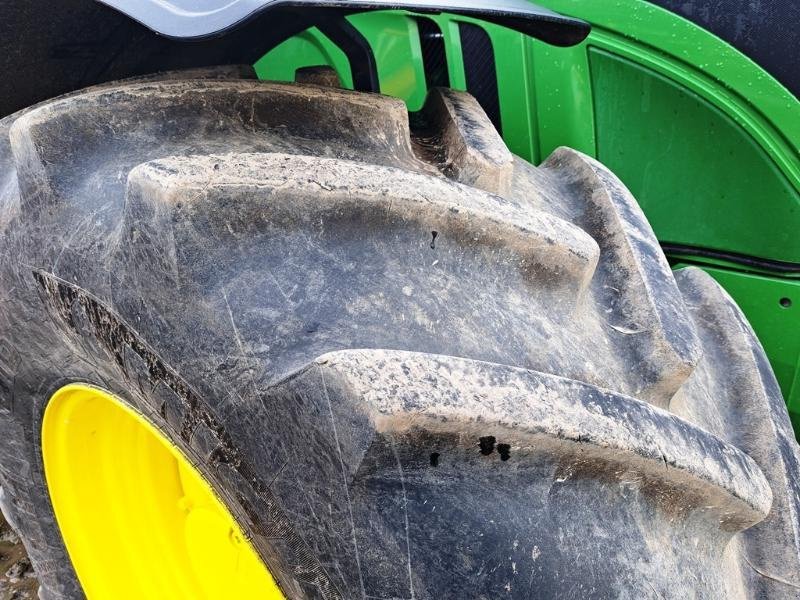 Traktor des Typs John Deere 6R 250, Gebrauchtmaschine in SAINT-GERMAIN DU PUY (Bild 3)