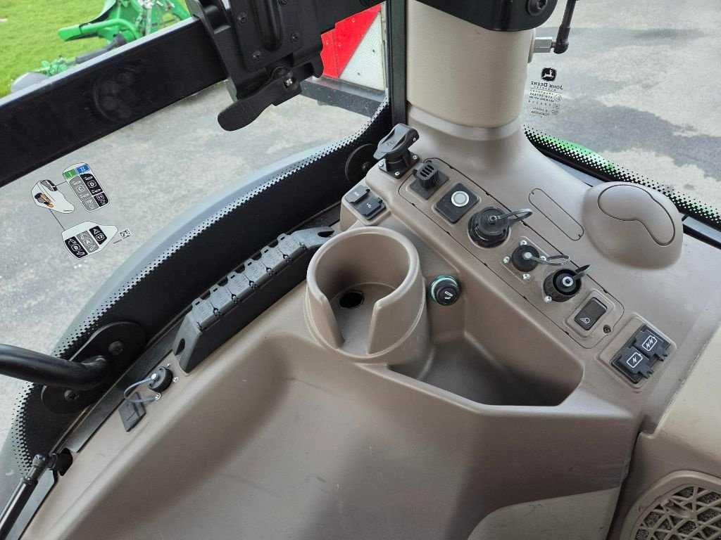 Traktor des Typs John Deere 6R 250, Gebrauchtmaschine in COULVAIN (Bild 11)