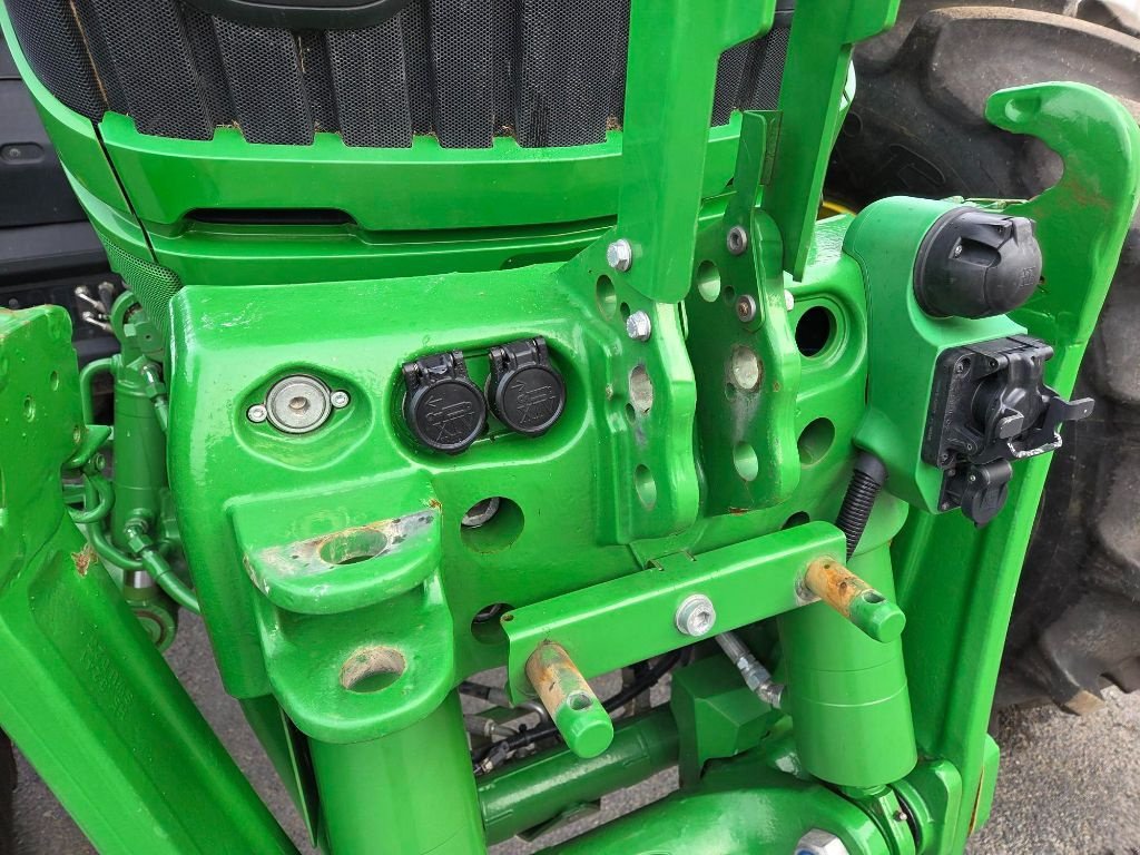 Traktor des Typs John Deere 6R 250, Gebrauchtmaschine in COULVAIN (Bild 5)