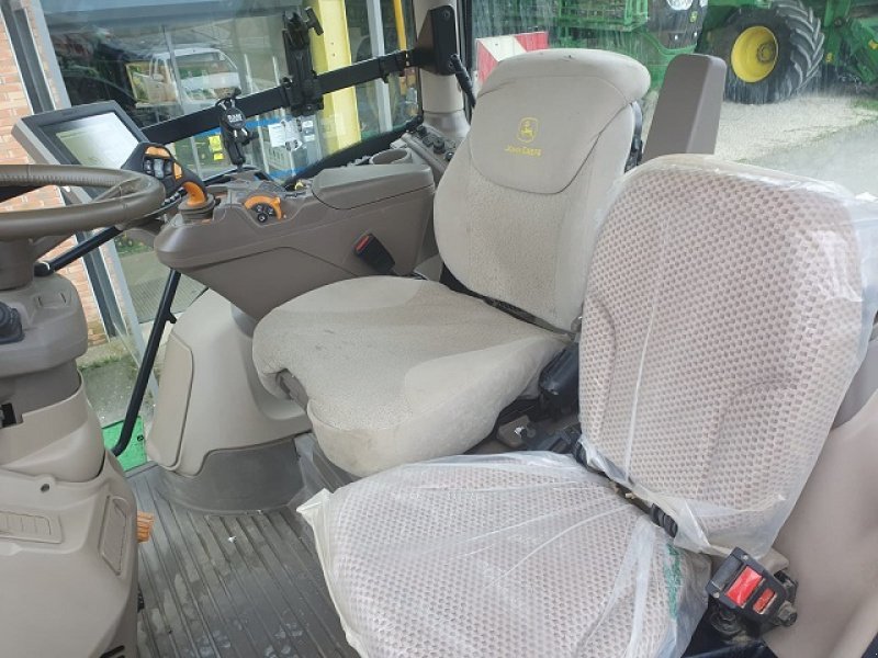 Traktor of the type John Deere 6R 250, Gebrauchtmaschine in PITHIVIERS Cedex (Picture 5)