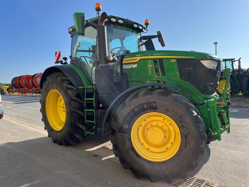 Traktor типа John Deere 6R 250, Gebrauchtmaschine в PITHIVIERS Cedex (Фотография 2)