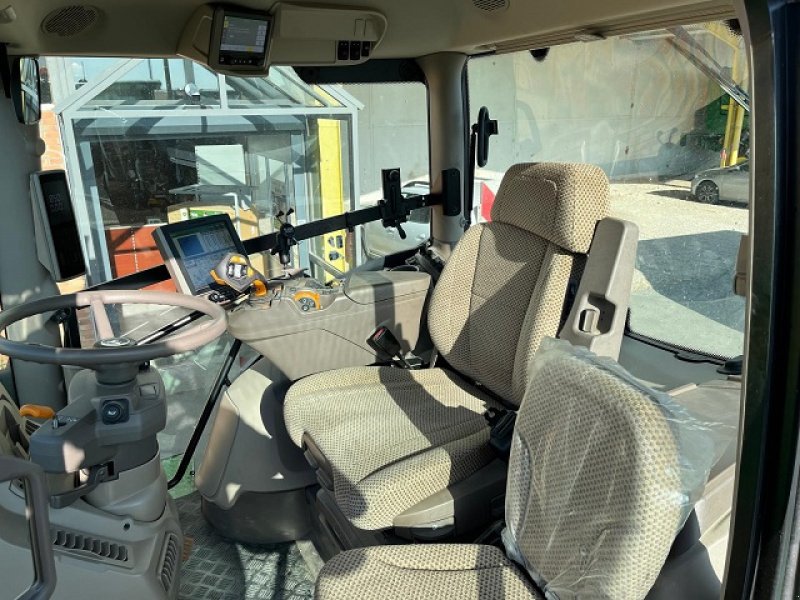 Traktor типа John Deere 6R 250, Gebrauchtmaschine в PITHIVIERS Cedex (Фотография 7)