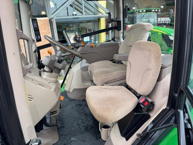 Traktor типа John Deere 6R 250, Gebrauchtmaschine в PITHIVIERS Cedex (Фотография 9)