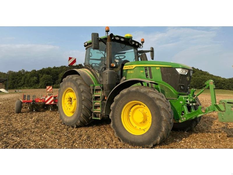Traktor от тип John Deere 6R 250, Gebrauchtmaschine в FRONCLES (Снимка 2)