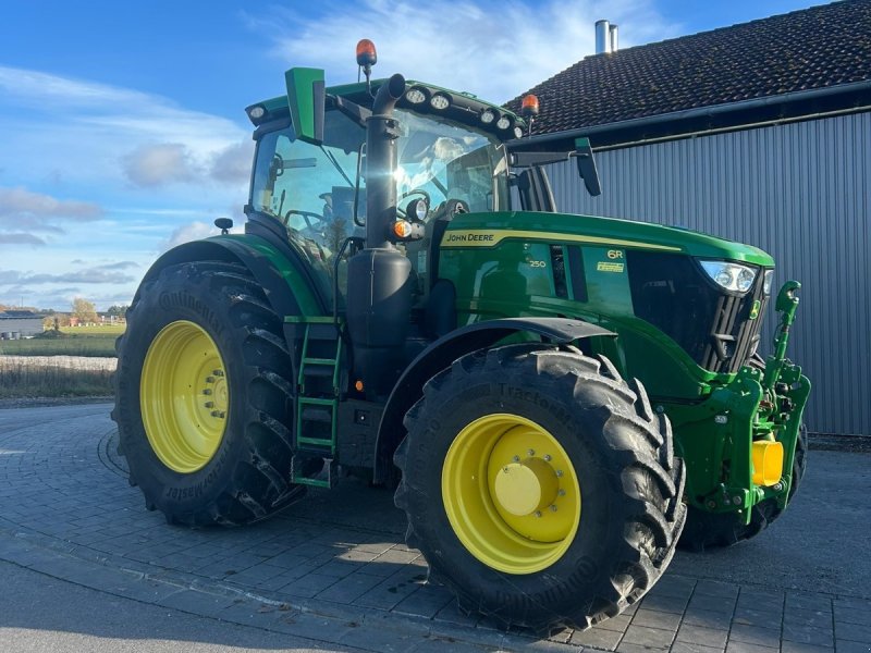 Traktor des Typs John Deere 6R 250, Gebrauchtmaschine in Seubersdorf (Bild 1)