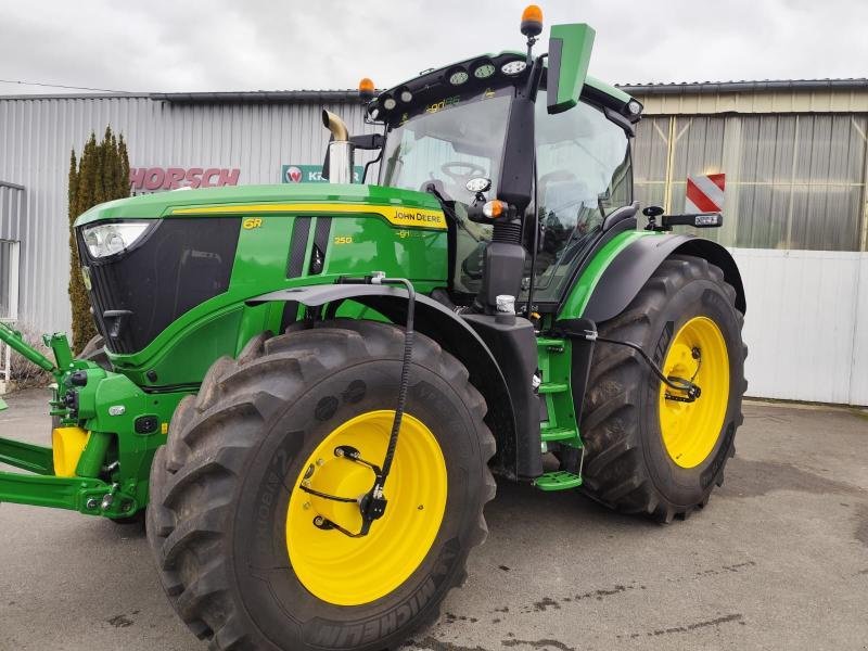 Traktor типа John Deere 6R 250, Gebrauchtmaschine в SAINT GENEST D'AMBIERE (Фотография 1)