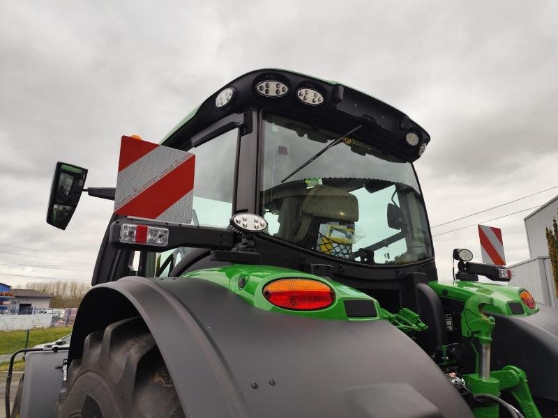 Traktor типа John Deere 6R 250, Gebrauchtmaschine в SAINT GENEST D'AMBIERE (Фотография 9)