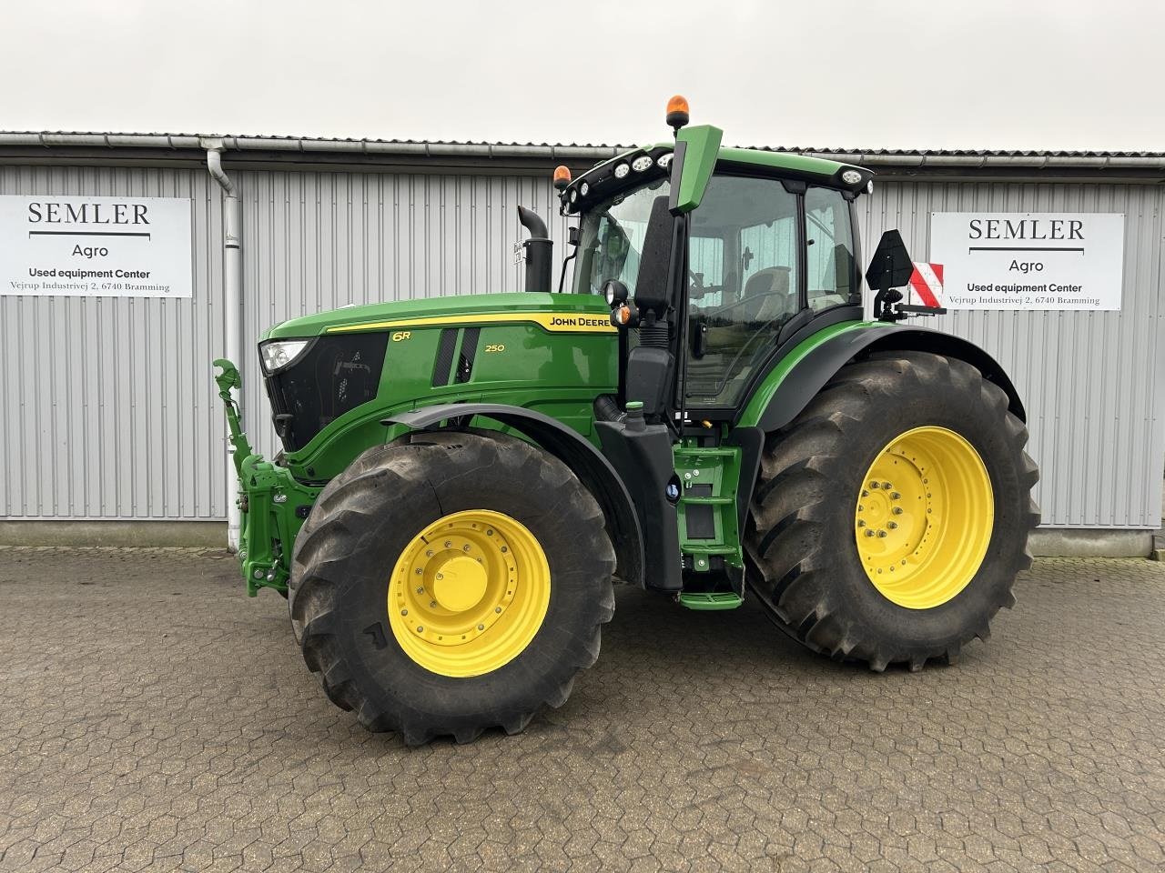 Traktor tipa John Deere 6R 250, Gebrauchtmaschine u Næstved (Slika 1)