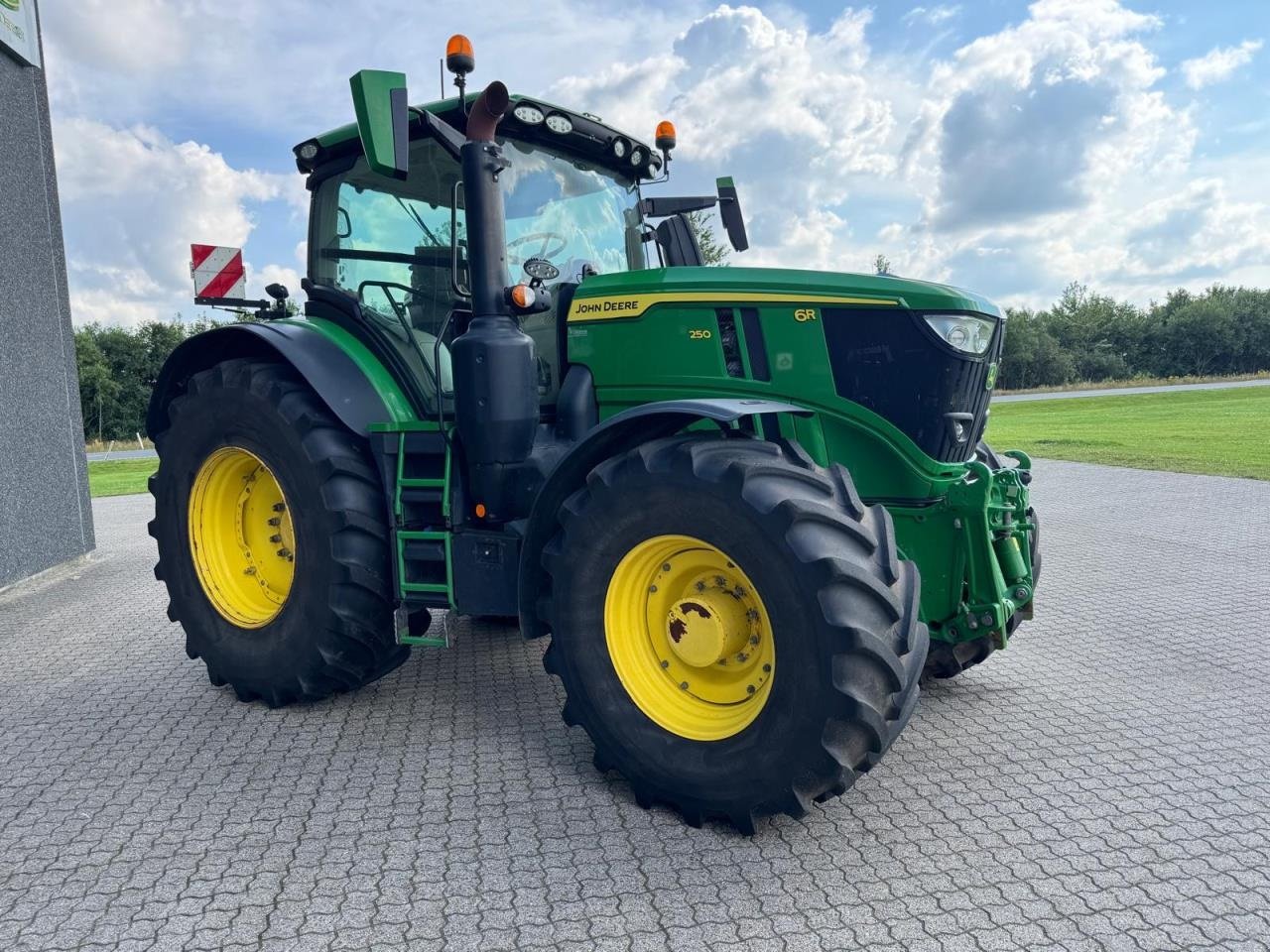 Traktor типа John Deere 6R 250, Gebrauchtmaschine в Brønderslev (Фотография 10)