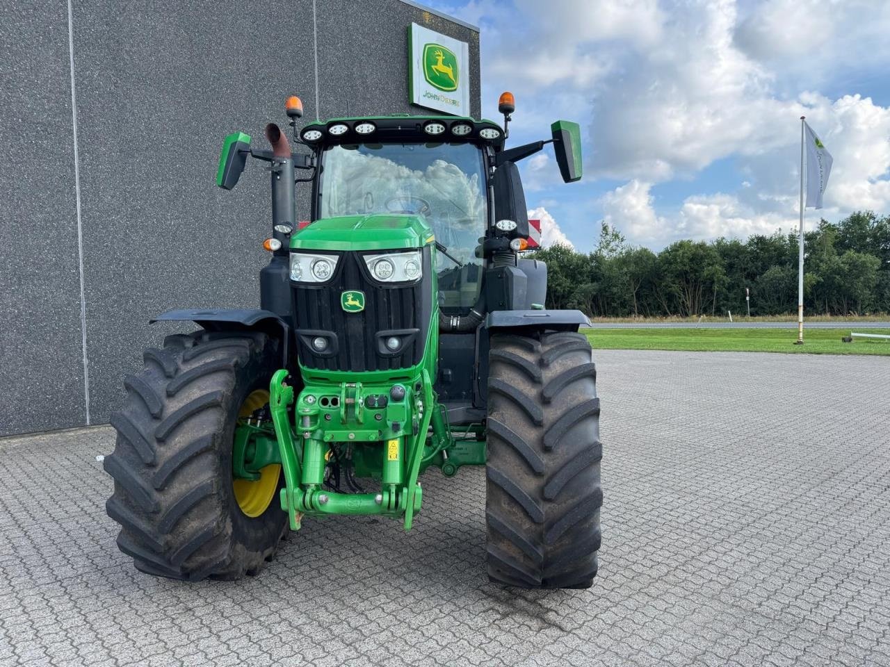 Traktor типа John Deere 6R 250, Gebrauchtmaschine в Brønderslev (Фотография 2)