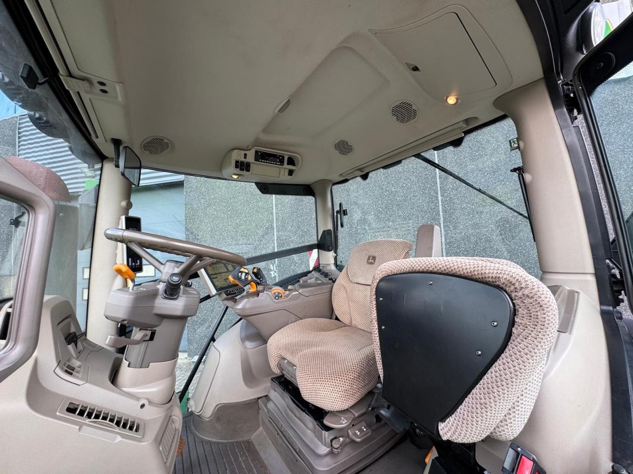 Traktor типа John Deere 6R 250, Gebrauchtmaschine в Brønderslev (Фотография 3)