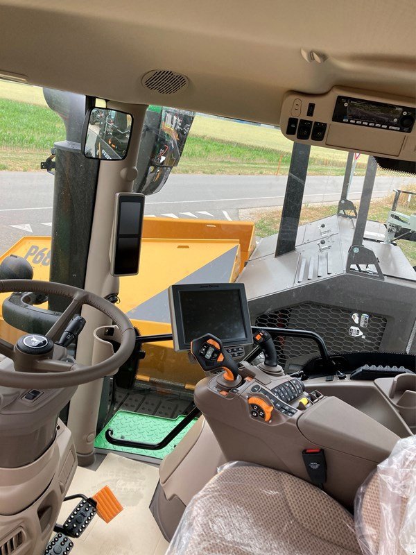 Traktor des Typs John Deere 6R 250, Ausstellungsmaschine in Chavornay (Bild 4)