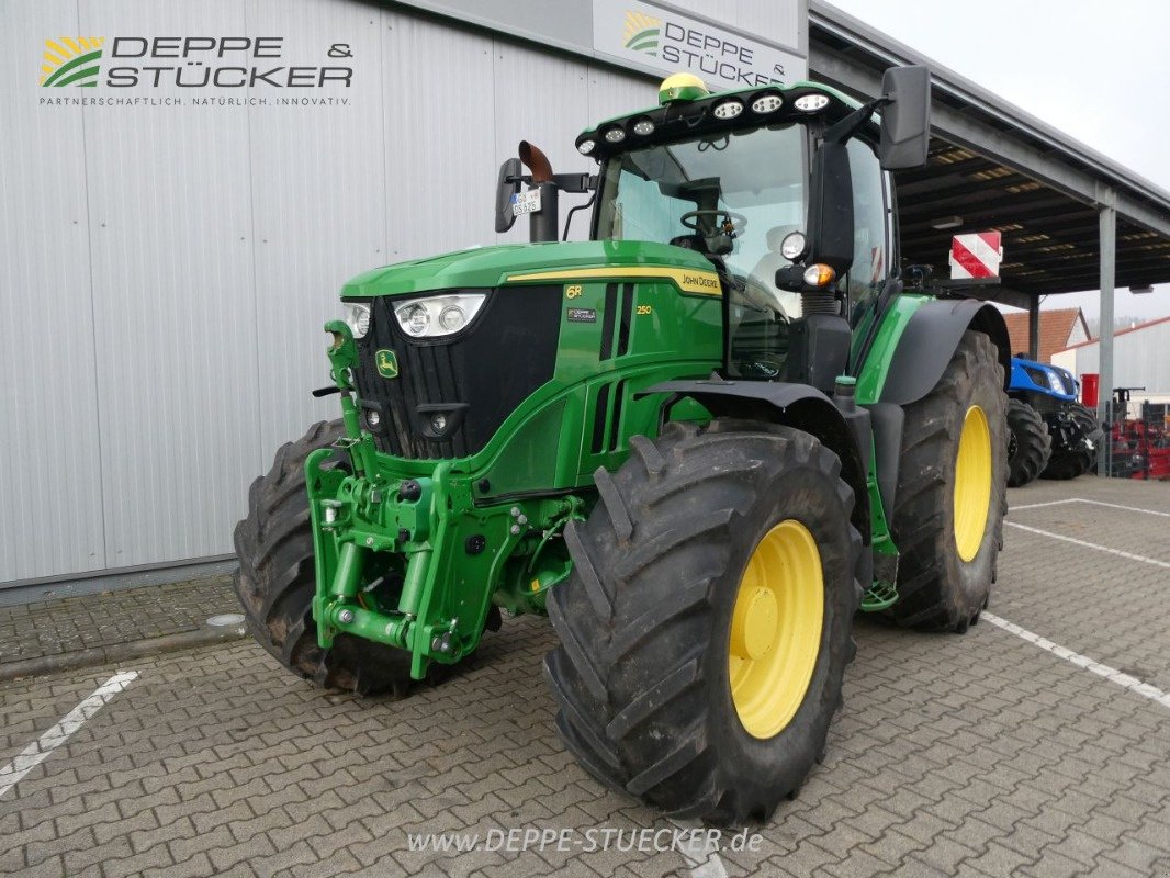 Traktor типа John Deere 6R 250, Gebrauchtmaschine в Rietberg (Фотография 1)