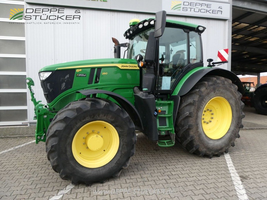 Traktor типа John Deere 6R 250, Gebrauchtmaschine в Rietberg (Фотография 2)