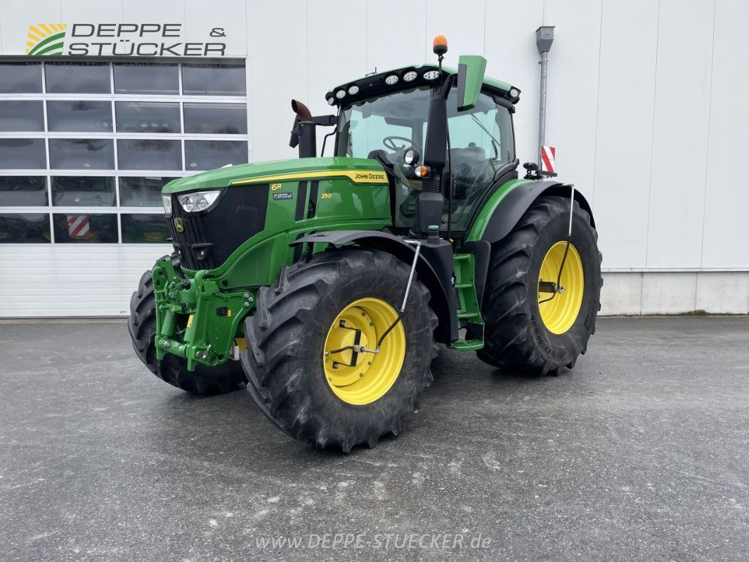 Traktor от тип John Deere 6R 250, Gebrauchtmaschine в Rietberg (Снимка 1)