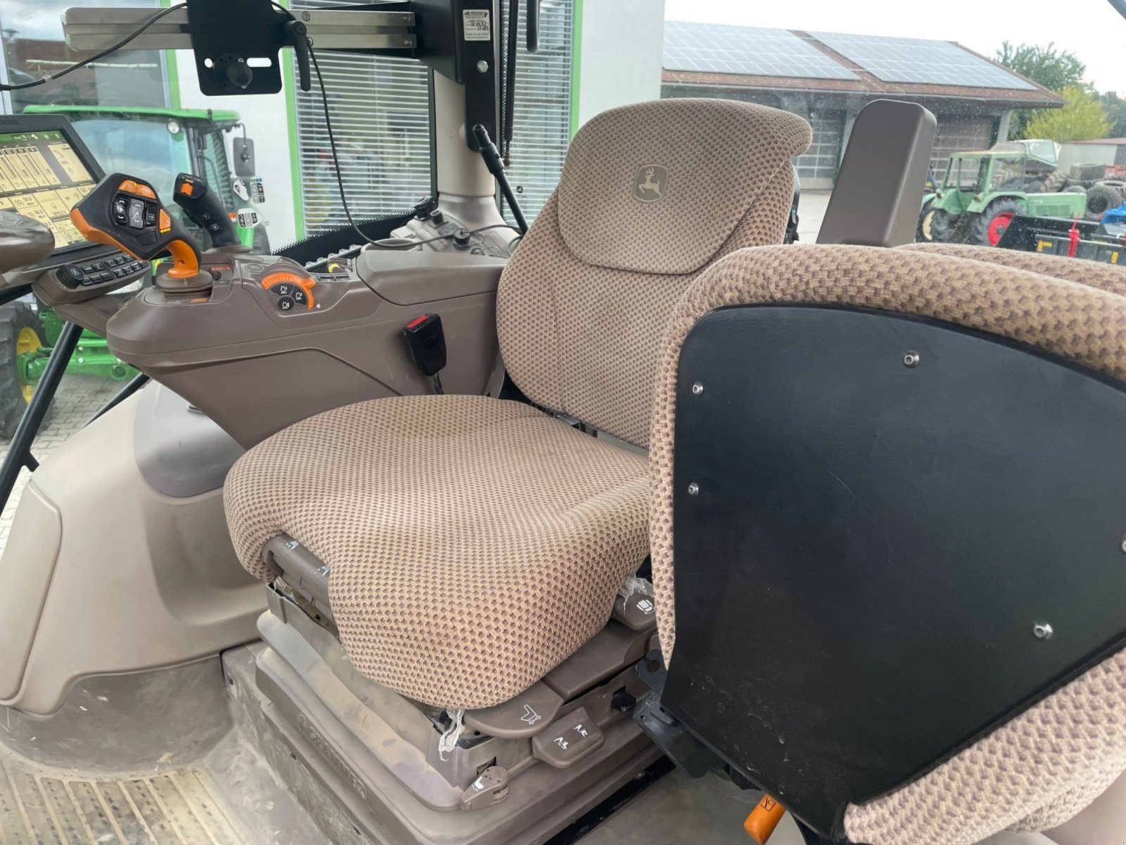 Traktor типа John Deere 6R 250, Gebrauchtmaschine в Burglengenfeld (Фотография 7)