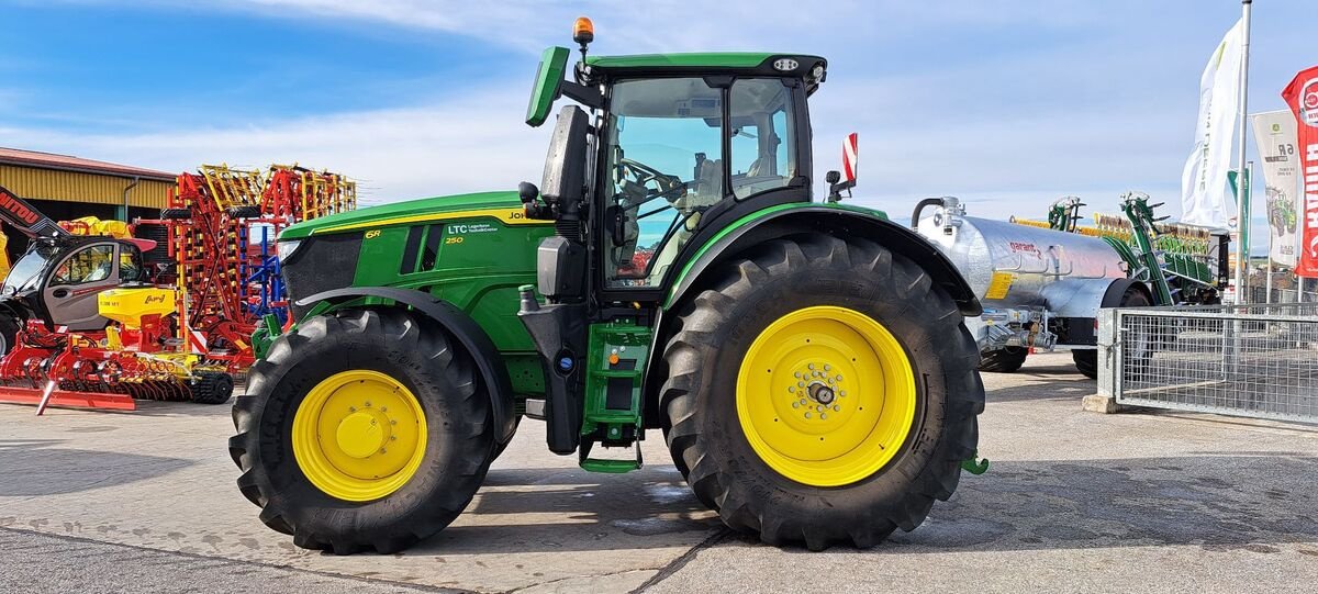 Traktor of the type John Deere 6R 250, Gebrauchtmaschine in Zwettl (Picture 10)