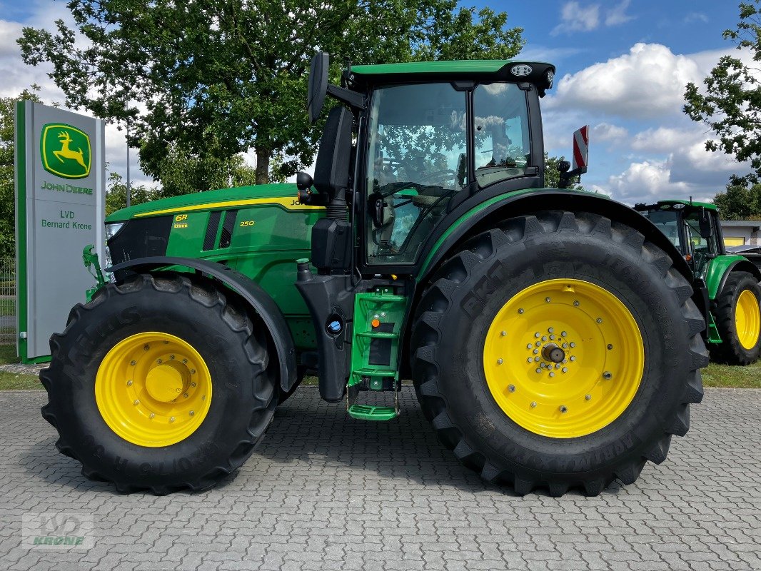 Traktor of the type John Deere 6R 250, Gebrauchtmaschine in Alt-Mölln (Picture 1)