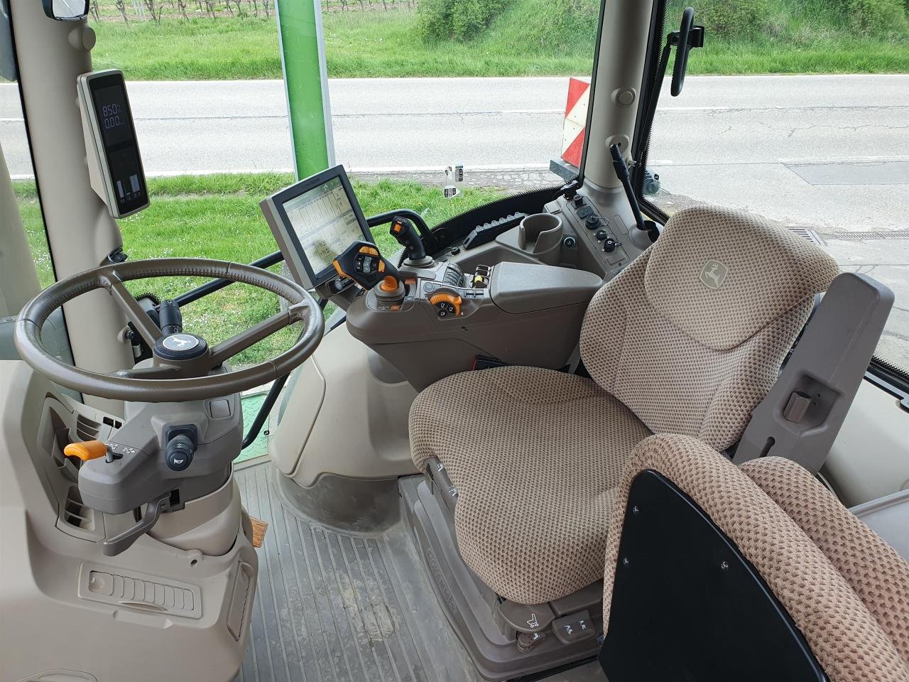 Traktor van het type John Deere 6R 250, Gebrauchtmaschine in Niederkirchen (Foto 11)