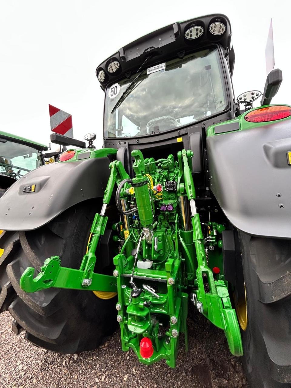 Traktor van het type John Deere 6R 250, Neumaschine in Niederkirchen (Foto 4)