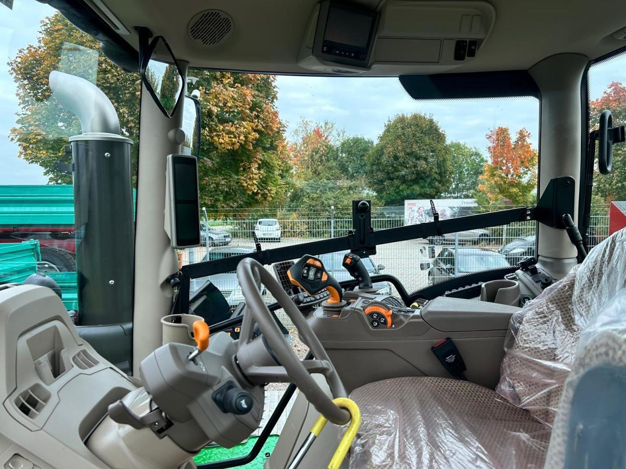 Traktor van het type John Deere 6R 250, Neumaschine in Niederkirchen (Foto 6)