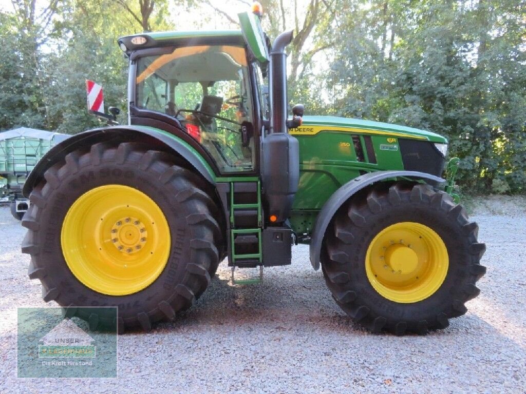 Traktor van het type John Deere 6R 250, Neumaschine in Eferding (Foto 4)
