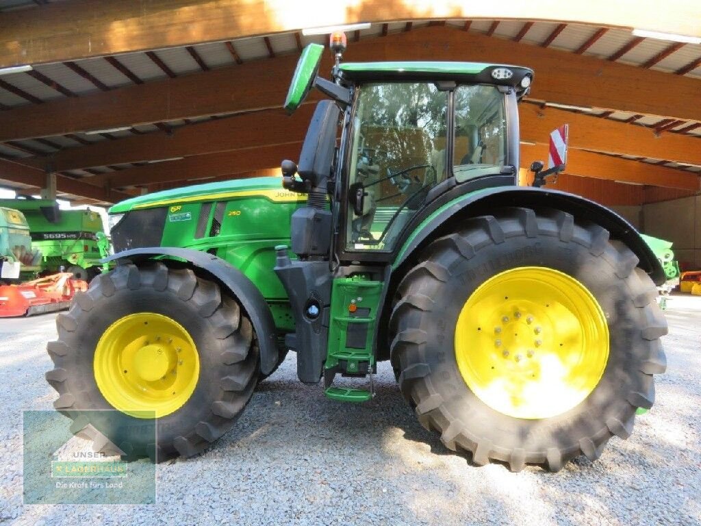 Traktor van het type John Deere 6R 250, Neumaschine in Eferding (Foto 14)