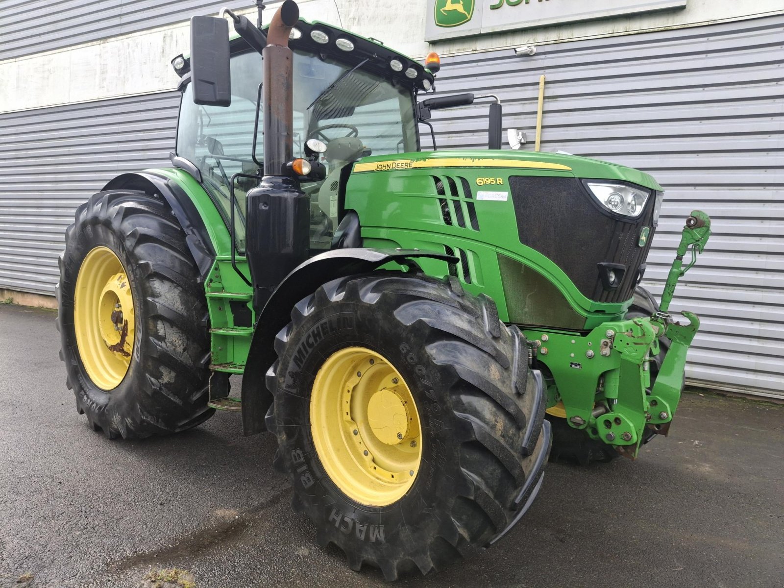 Traktor типа John Deere 6R, Gebrauchtmaschine в Les Touches (Фотография 3)