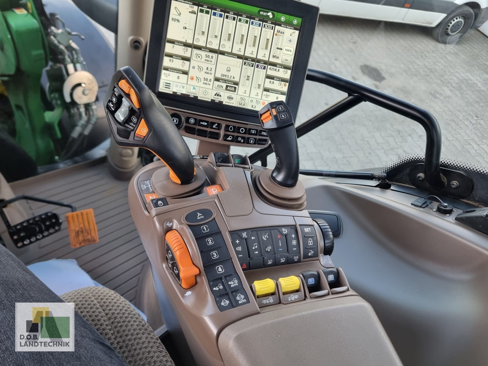 Traktor des Typs John Deere 6R110 6R 110 Garantieverlängerung, Gebrauchtmaschine in Regensburg (Bild 20)