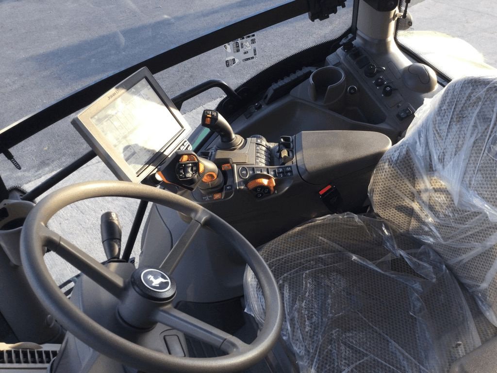 Traktor of the type John Deere 6R110, Gebrauchtmaschine in azerailles (Picture 10)