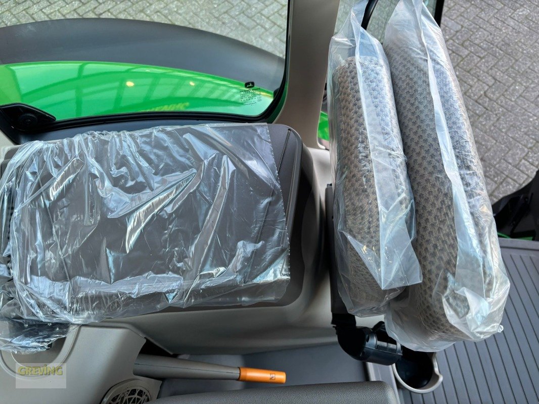 Traktor des Typs John Deere 6R110, Neumaschine in Ahaus (Bild 14)