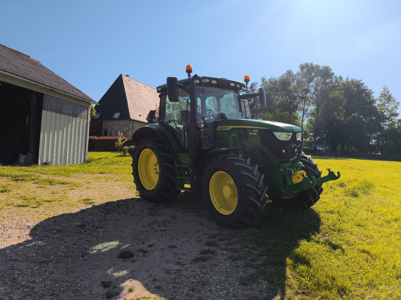 Traktor типа John Deere 6R120, Gebrauchtmaschine в LACAPELLE-MARIVAL (Фотография 2)
