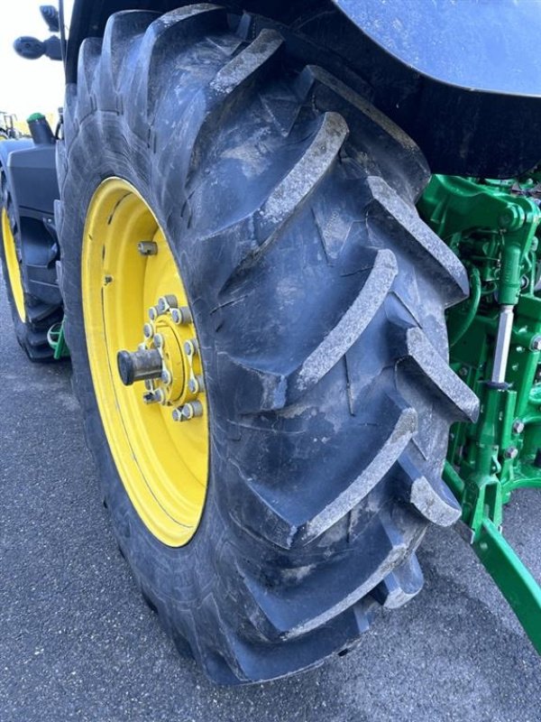 Traktor des Typs John Deere 6R130 Den nyeste 6R model!!! StarFire 6000 antenne. Sektionskontrol. GPS. AutoTrac. CommandArm. Frontlift., Gebrauchtmaschine in Kolding (Bild 21)