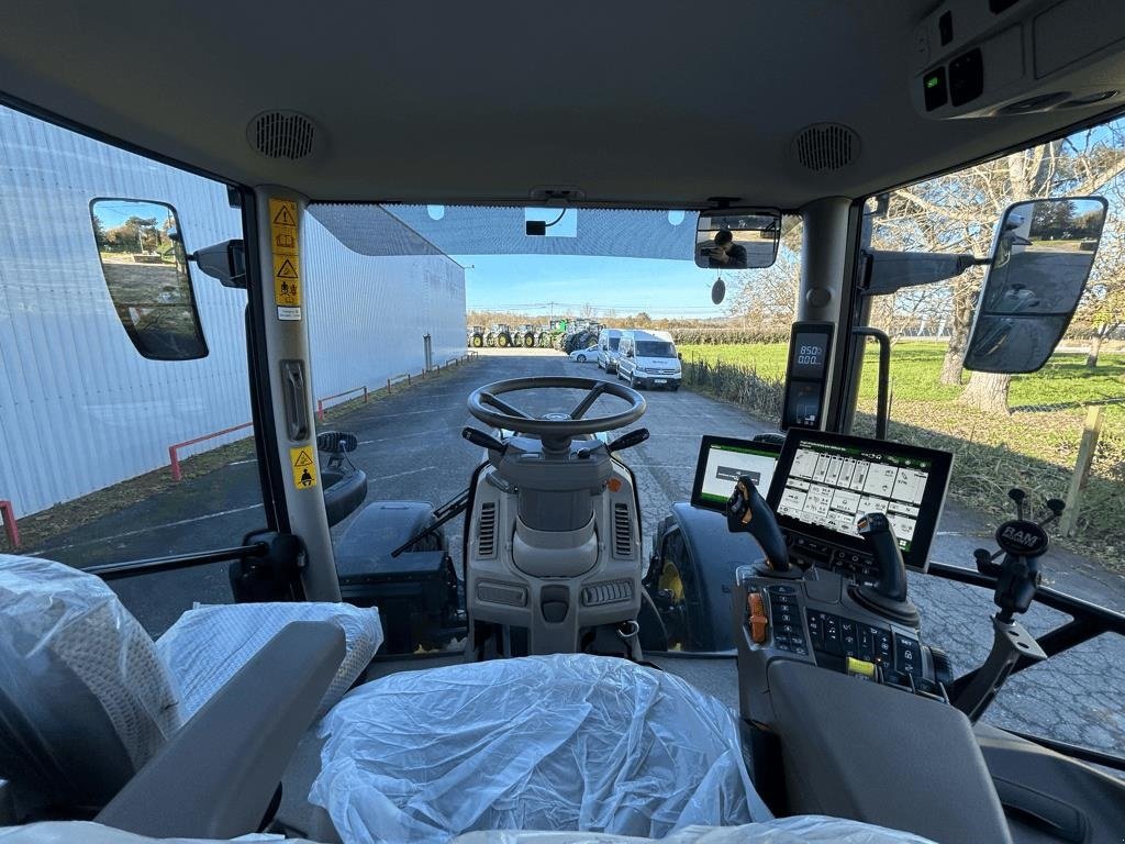 Traktor des Typs John Deere 6R130 Den nyeste 6R model!!! StarFire 6000 antenne. Sektionskontrol. GPS. AutoTrac. CommandArm. Frontlift., Gebrauchtmaschine in Kolding (Bild 11)