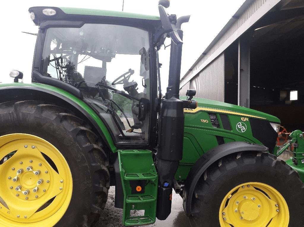Traktor типа John Deere 6R130 SOLGT!!! To mere på lager!!! Den nyeste 6R model!!! StarFire 6000 antenne. GPS. AutoTrac. Frontlift., Gebrauchtmaschine в Kolding (Фотография 4)
