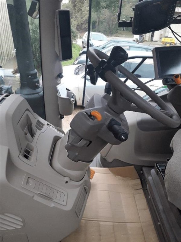 Traktor типа John Deere 6R130 SOLGT!!! To mere på lager!!! Den nyeste 6R model!!! StarFire 6000 antenne. GPS. AutoTrac. Frontlift., Gebrauchtmaschine в Kolding (Фотография 11)