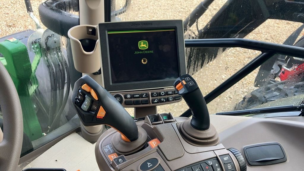 Traktor of the type John Deere 6R140, Gebrauchtmaschine in VIRECOURT (Picture 5)