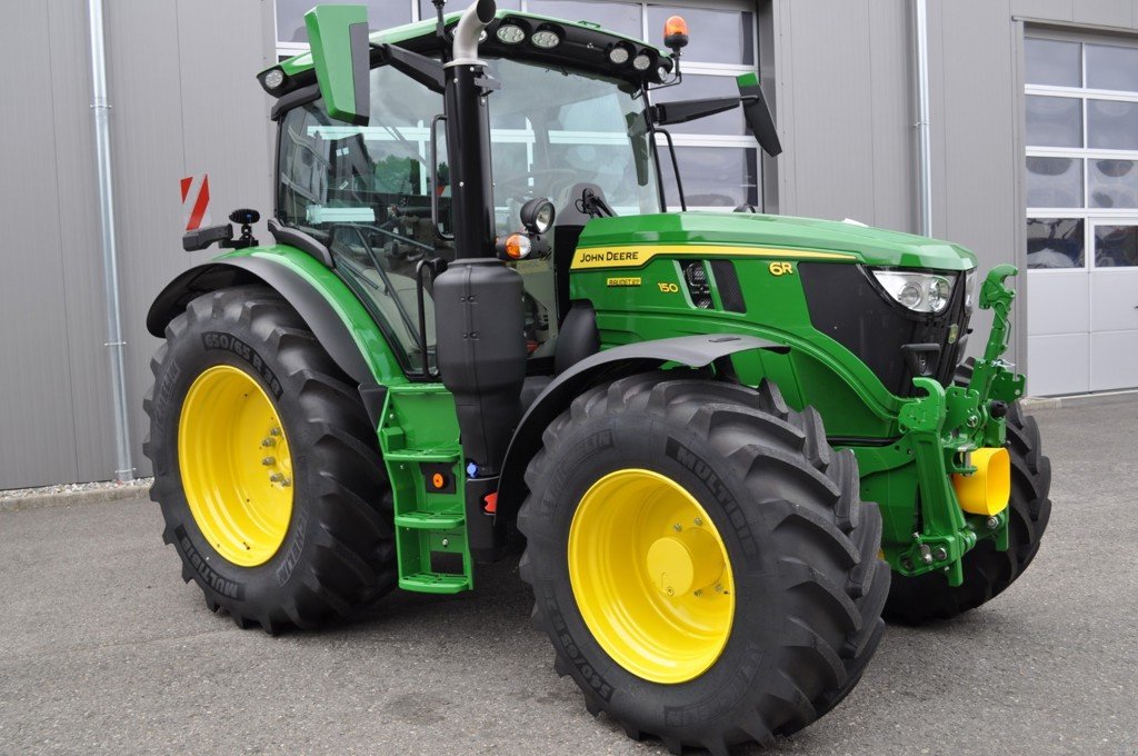 Traktor des Typs John Deere 6R150, Neumaschine in Grolley (Bild 1)