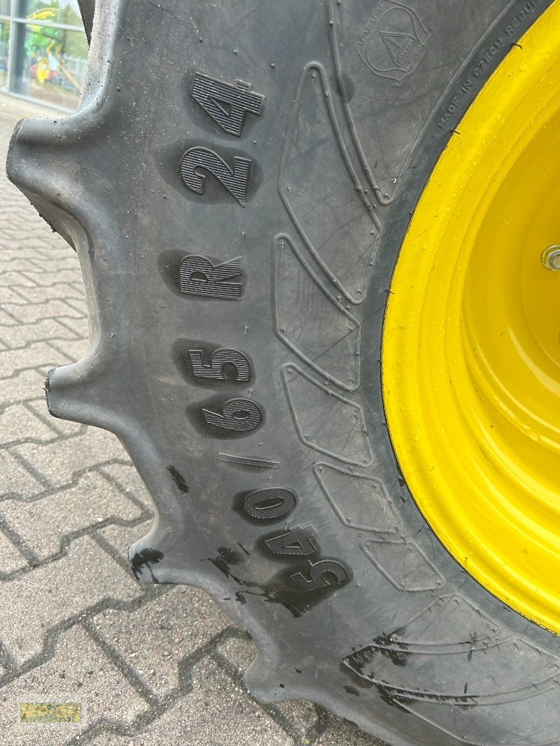 Traktor des Typs John Deere 6R150, Neumaschine in Grabow (Bild 13)