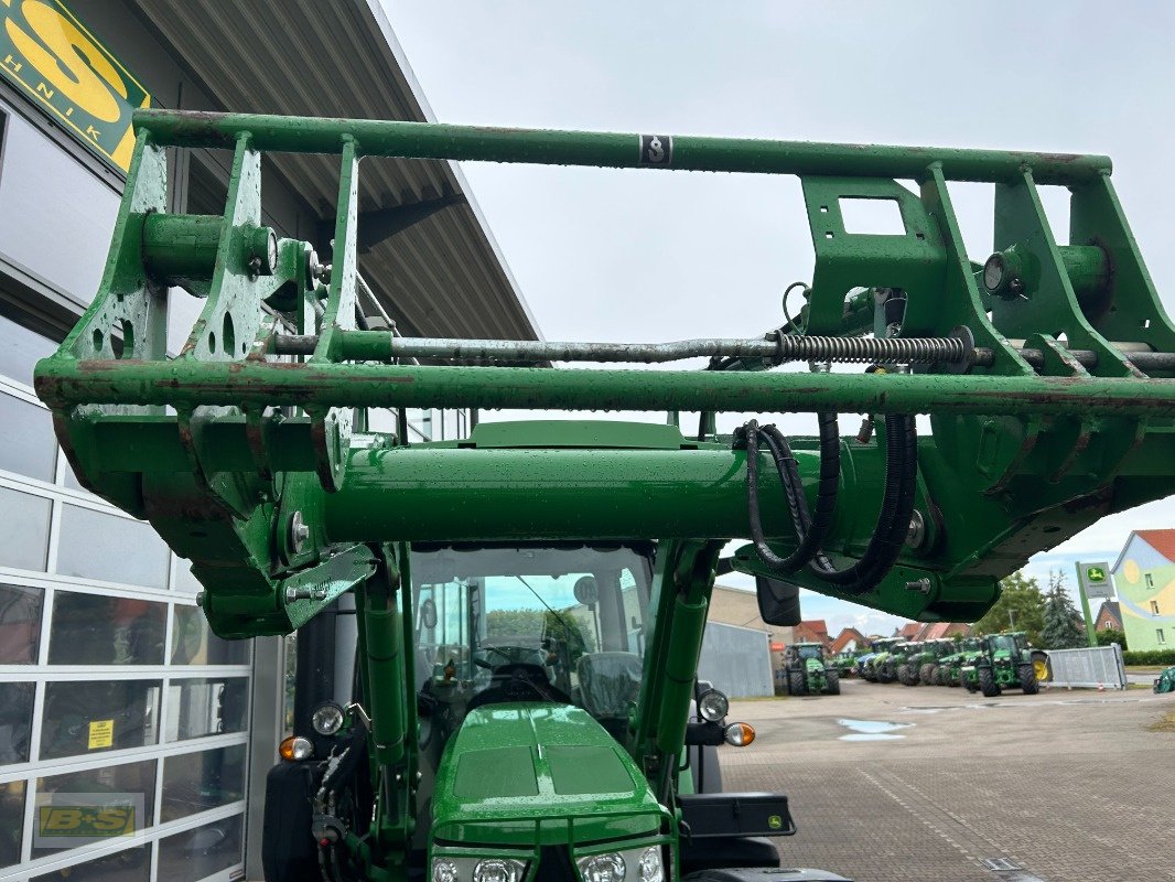 Traktor des Typs John Deere 6R150, Neumaschine in Grabow (Bild 8)