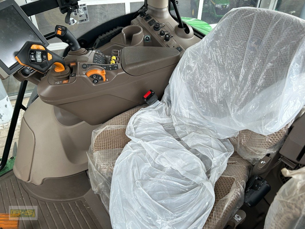 Traktor des Typs John Deere 6R150, Neumaschine in Grabow (Bild 17)