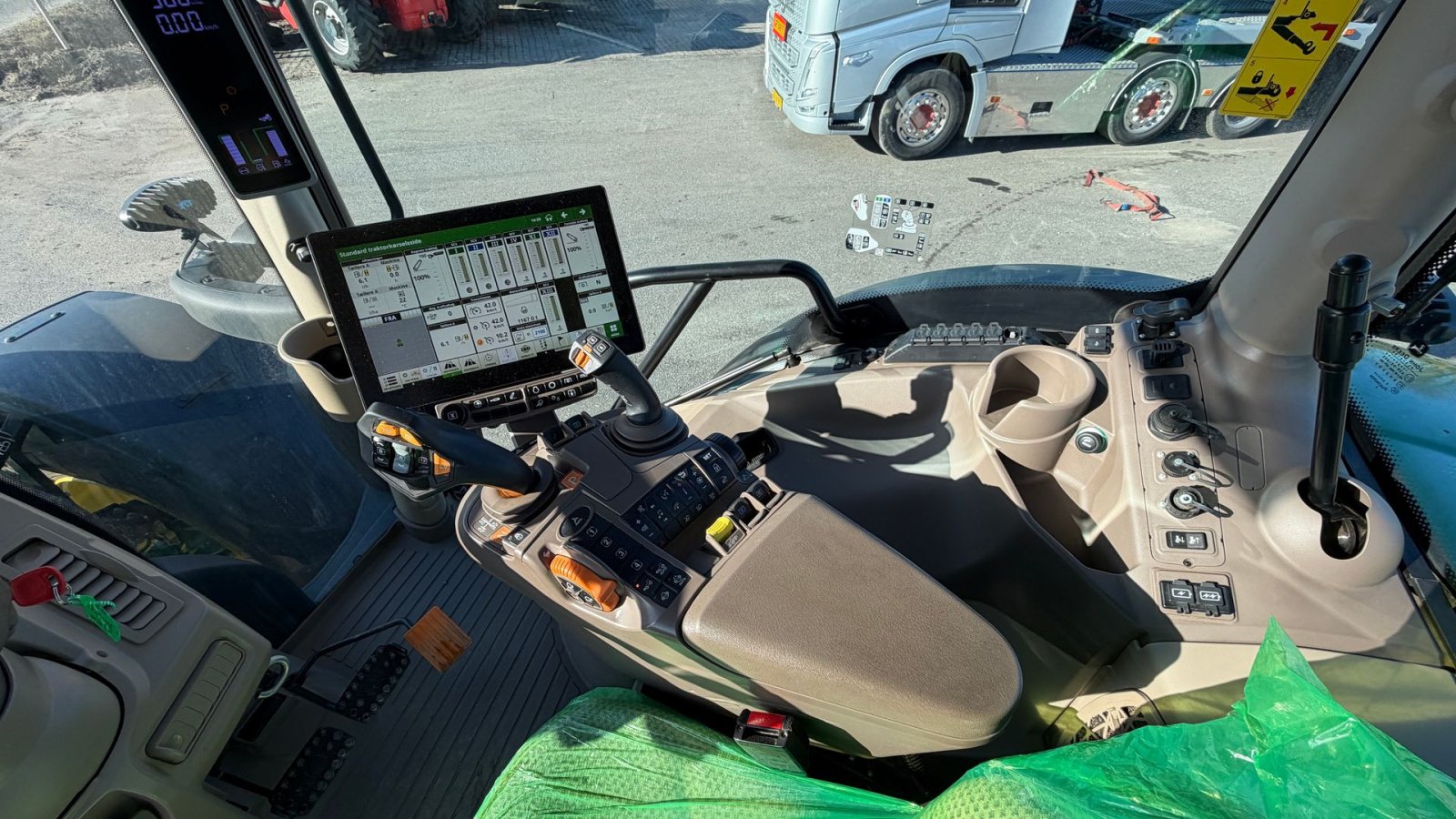 Traktor za tip John Deere 6R155 KUN 1100 TIMER, COMMANDPRO OG GEN5 SKÆRM!, Gebrauchtmaschine u Nørager (Slika 16)